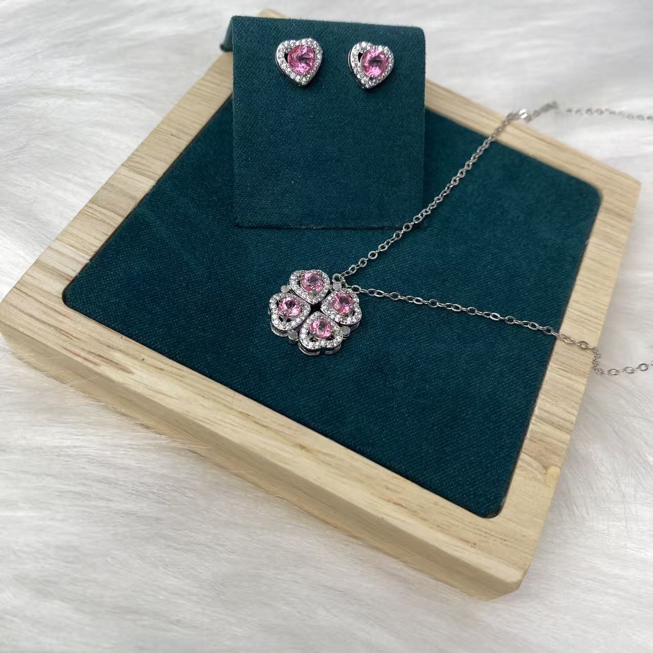【Copper Alloy】 Topaz Earrings and Necklace